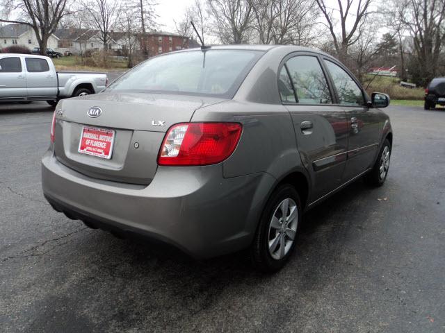 Kia Rio 2010 photo 2