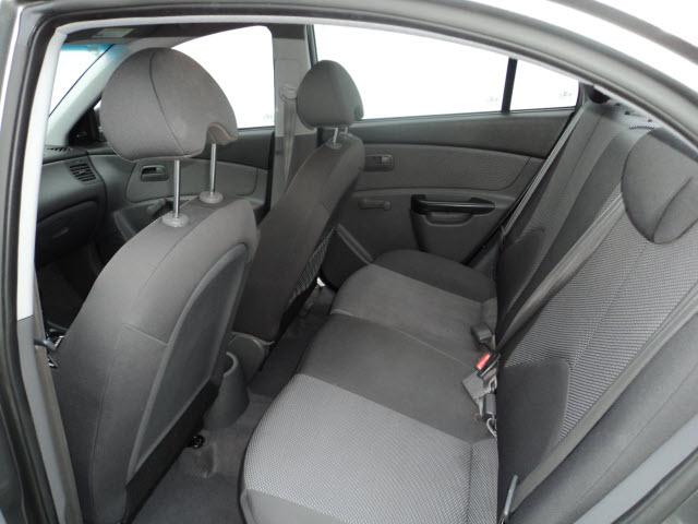 Kia Rio 2010 photo 4