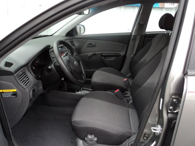 Kia Rio 2010 photo 5