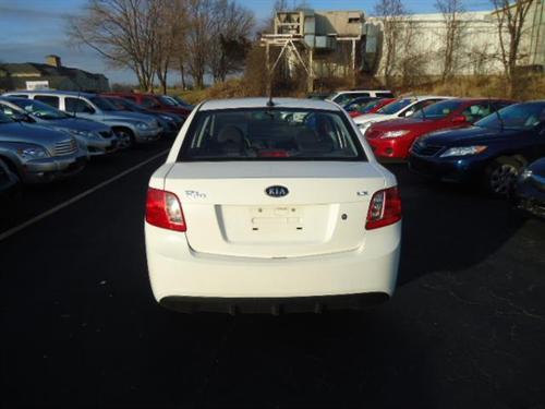 Kia Rio 2011 photo 4