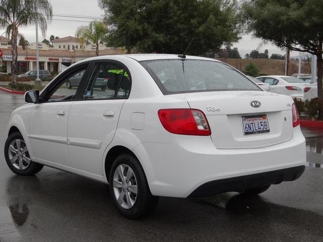Kia Rio 2011 photo 5