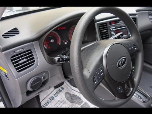 Kia Rio 2011 photo 1
