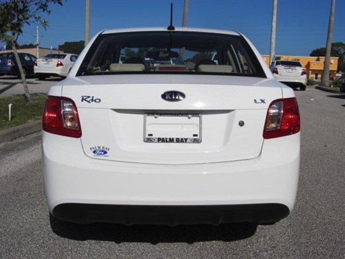Kia Rio 2011 photo 4