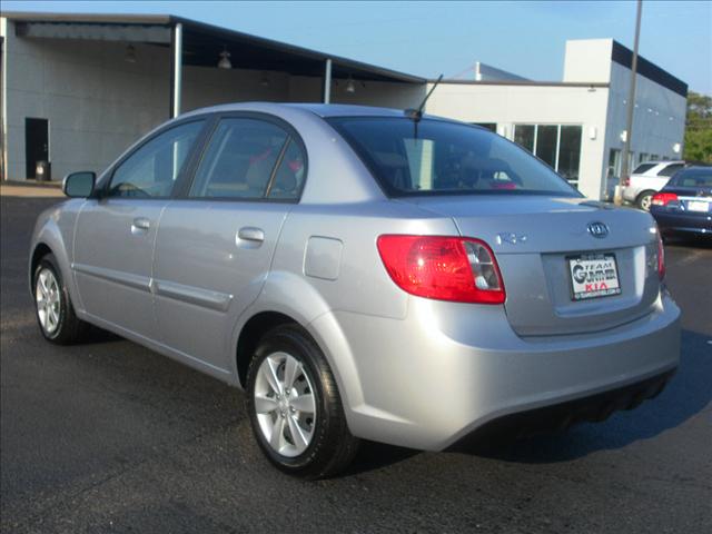 Kia Rio 2011 photo 2