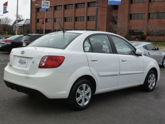 Kia Rio 2011 photo 1