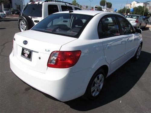 Kia Rio 2011 photo 3