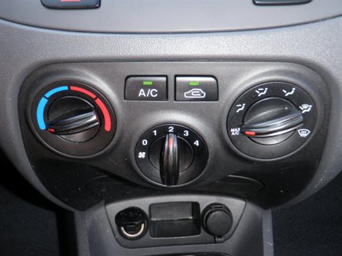 Kia Rio 2011 photo 4