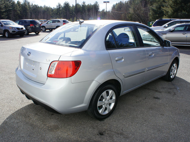 Kia Rio 2011 photo 4