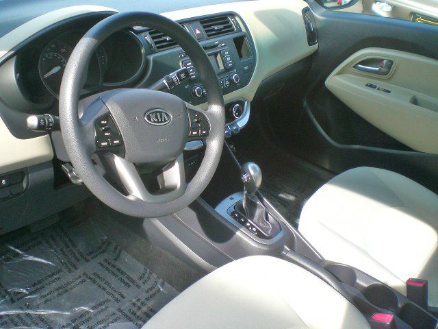 Kia Rio 2012 photo 2