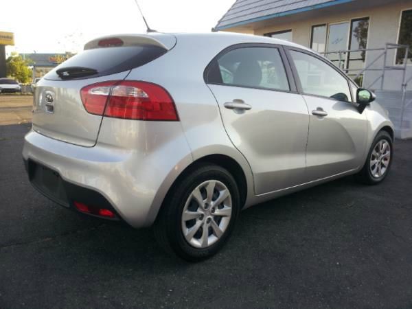 Kia Rio 2012 photo 2