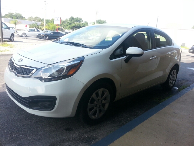 Kia Rio 2013 photo 1