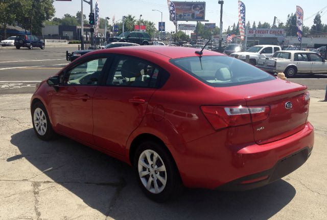 Kia Rio 2013 photo 1