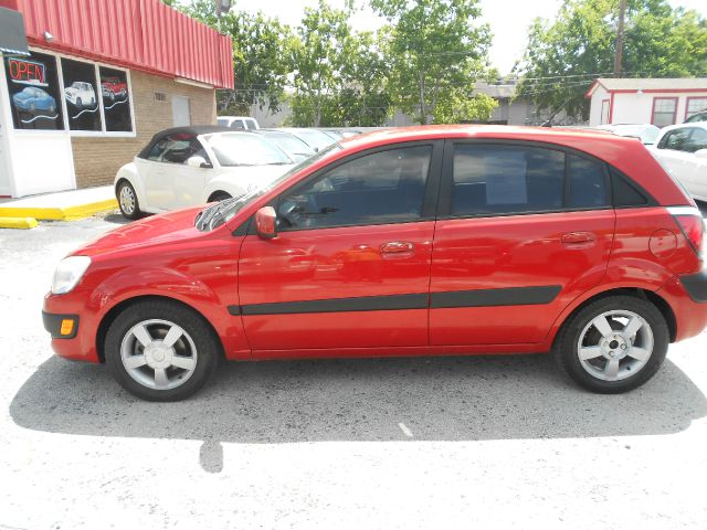 Kia Rio5 2006 photo 3