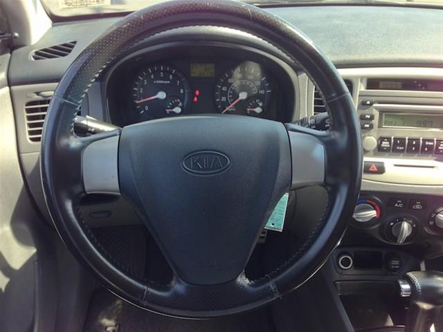 Kia Rio5 2006 photo 16