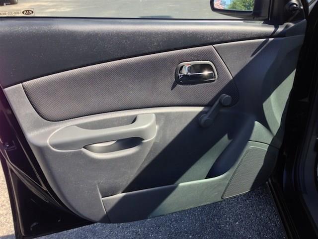 Kia Rio5 2006 photo 17