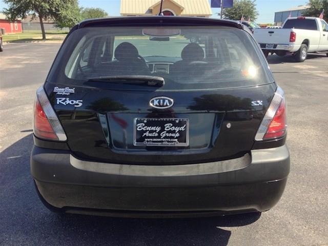 Kia Rio5 2006 photo 23