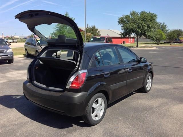 Kia Rio5 2006 photo 30