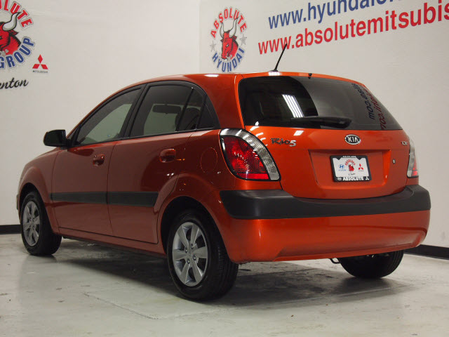 Kia Rio5 2009 photo 4