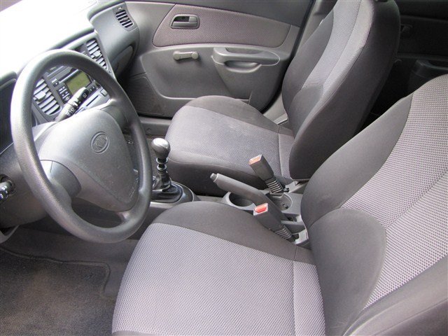 Kia Rio5 2009 photo 5