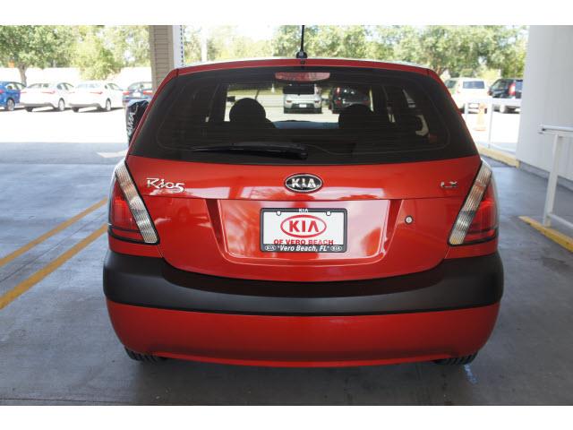 Kia Rio5 2009 photo 2