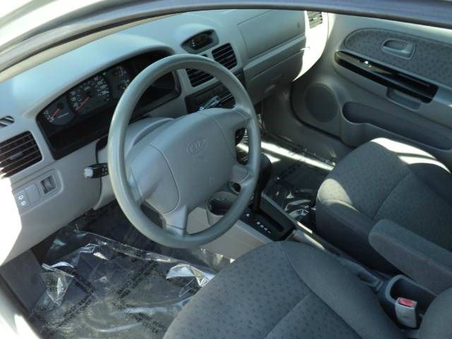 Kia Rio Cinco 2005 photo 2