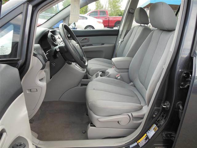 Kia Rondo 2007 photo 1