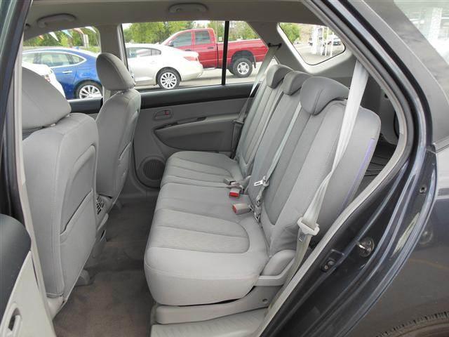 Kia Rondo 2007 photo 2