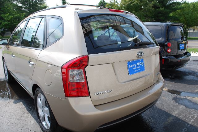 Kia Rondo 2007 photo 2