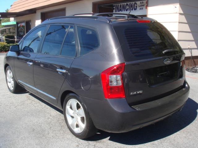 Kia Rondo 2007 photo 2