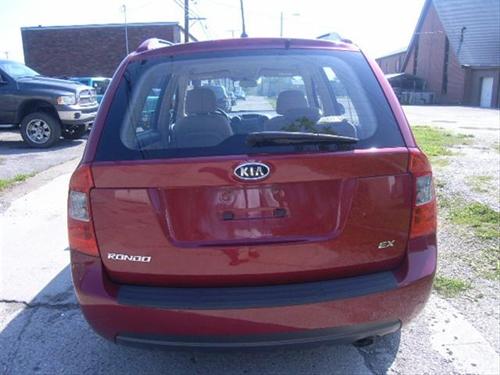 Kia Rondo 2007 photo 2