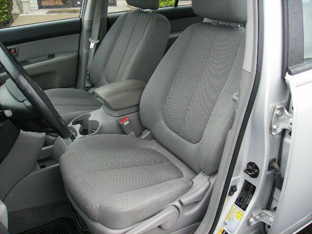 Kia Rondo 2007 photo 2