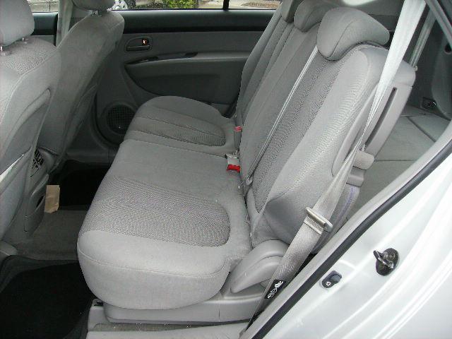 Kia Rondo 2007 photo 3