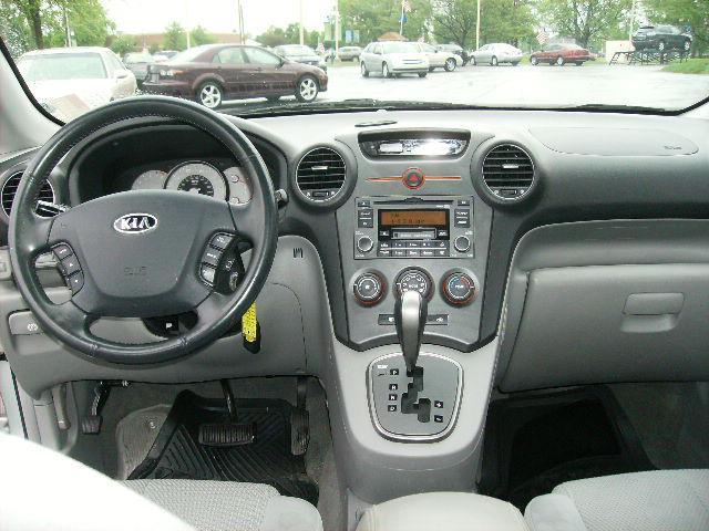 Kia Rondo 2007 photo 5