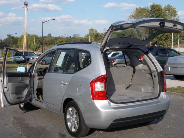 Kia Rondo 2007 photo 2
