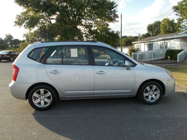 Kia Rondo 2007 photo 4