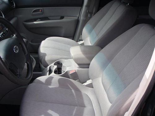 Kia Rondo 2007 photo 1