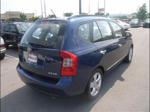 Kia Rondo 2007 photo 4