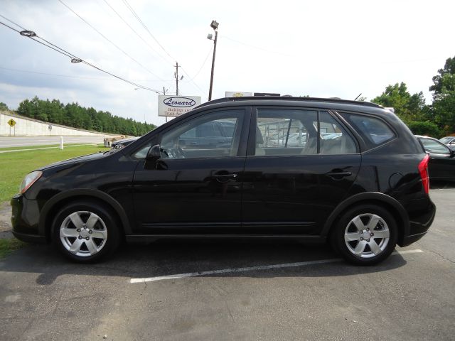 Kia Rondo 2007 photo 1