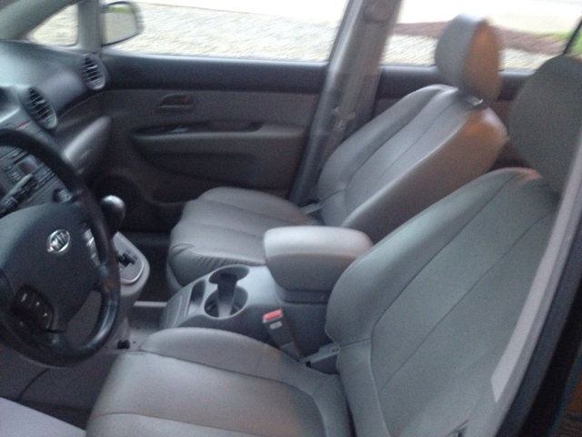 Kia Rondo 2007 photo 1