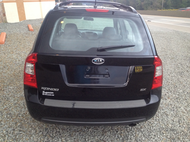 Kia Rondo 2007 photo 3