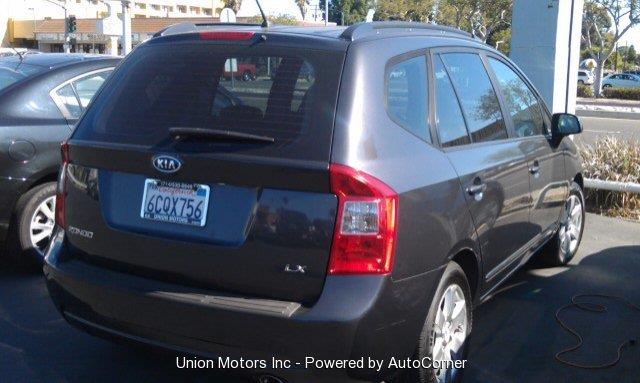 Kia Rondo 2007 photo 2