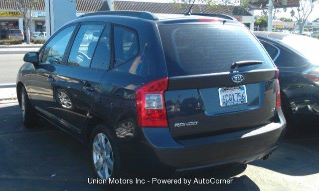 Kia Rondo 2007 photo 3