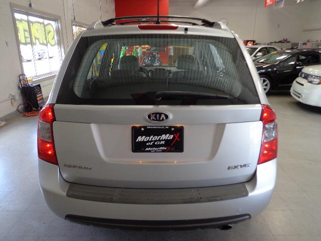 Kia Rondo 2007 photo 2
