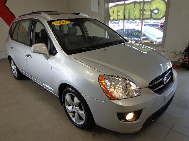 Kia Rondo 2007 photo 4