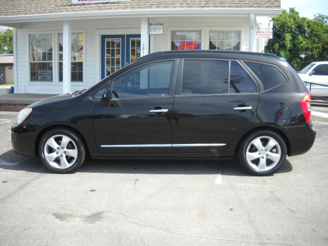 Kia Rondo 2007 photo 2