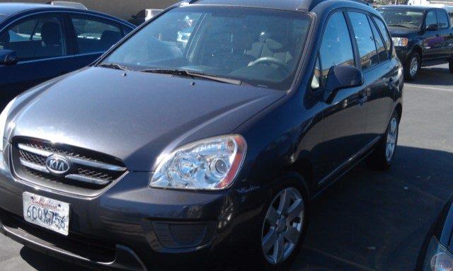 Kia Rondo 2007 photo 3