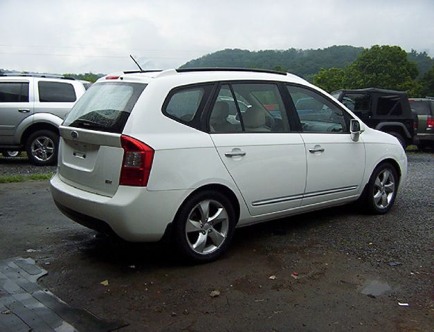 Kia Rondo 2007 photo 2