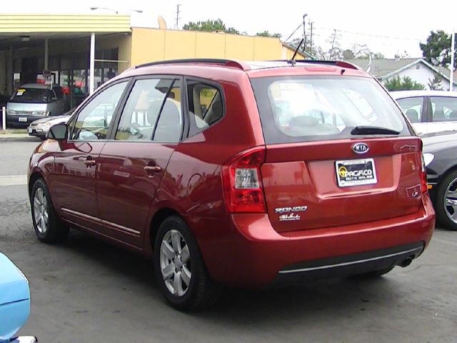 Kia Rondo 2007 photo 1