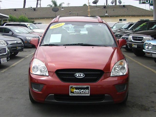 Kia Rondo 2007 photo 4