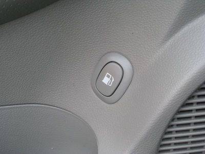 Kia Rondo 2008 photo 1